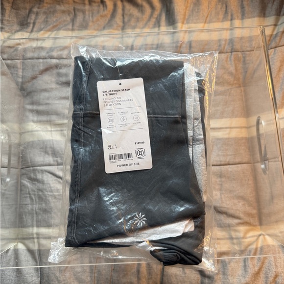 Athleta Pants - Athleta Charcoal Leggings Size 7/8